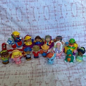 Fisher price little people mixed lot of 24 of figures and accessories.